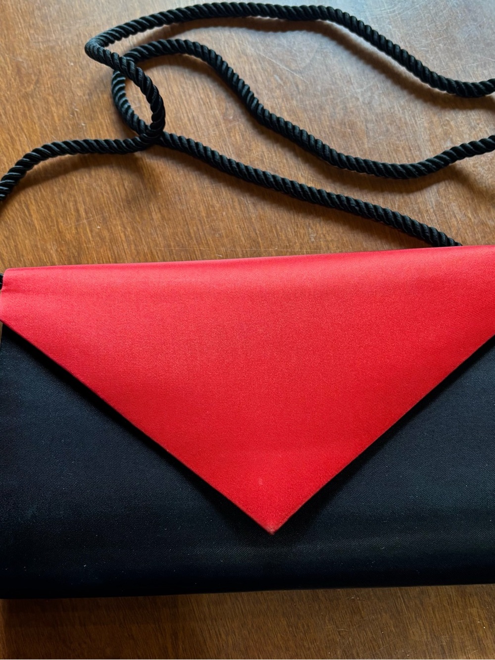 Vintage Black and Red Envelope-Style Shoulder Bag